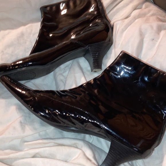 Aerosole real patent leather booties! Kitten heel! - Picture 1 of 2